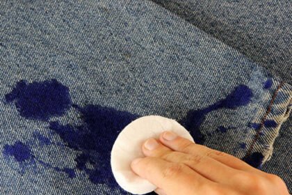 how to get acrylic paint out of clothes